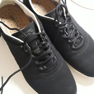 Geox sneaker, US 8 EU 38